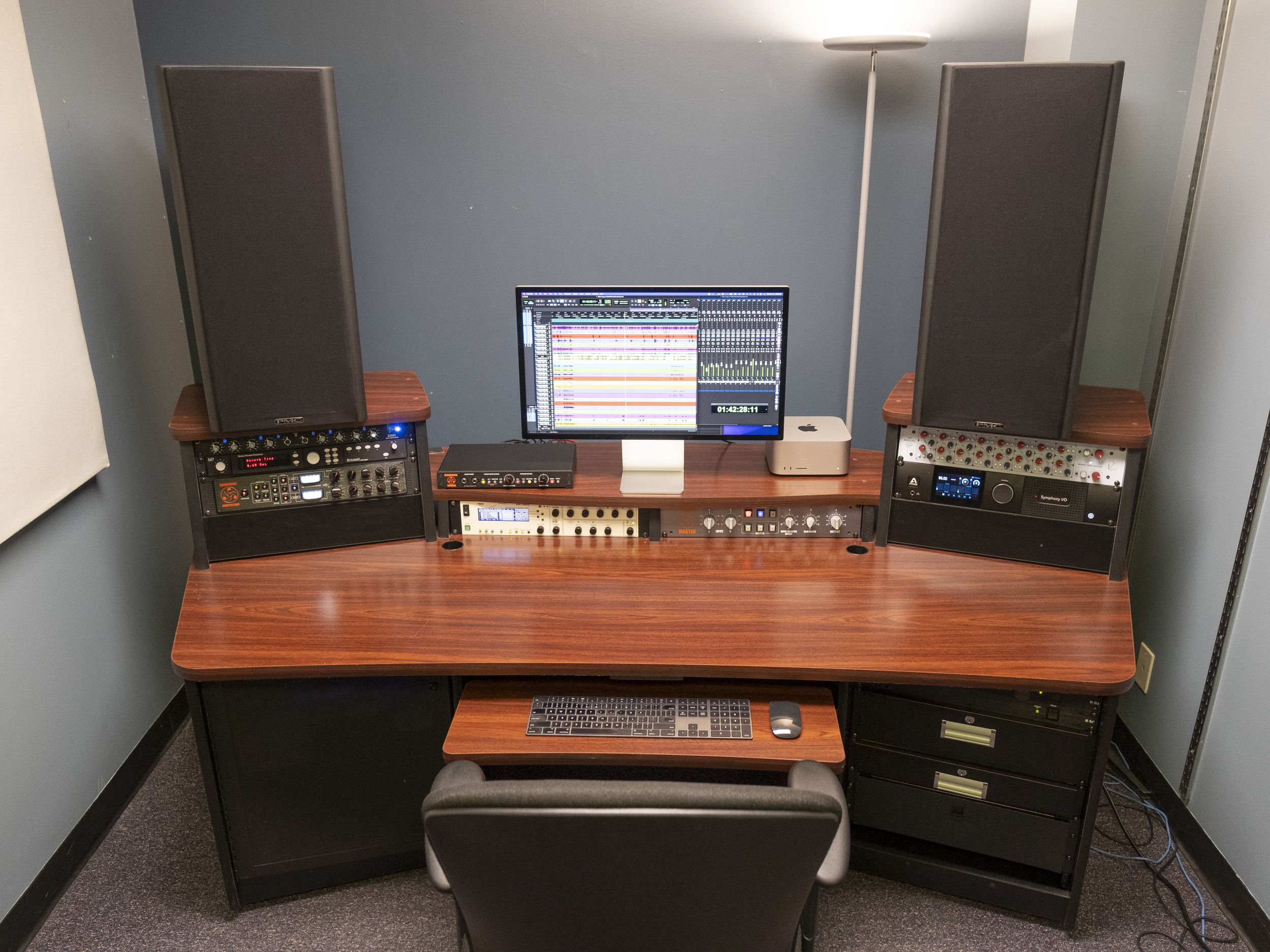 Mixing and mastering station